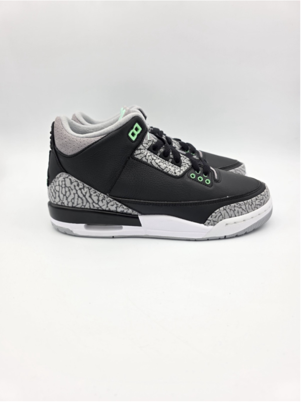 Nike Air Jordan 3 Retro Green Glow DM0967-031 GS Size 6.5Y B-Grade